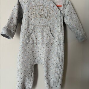 GAP Gray and Gold Heart Polka Dot Baby Sweatsuit Footie
